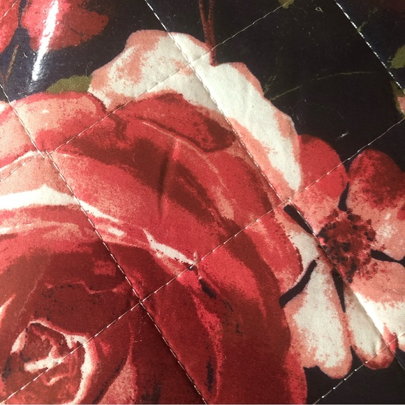 🌺 Navy Floral Queen Quilt Set 🌺 - Picture 6 of 7